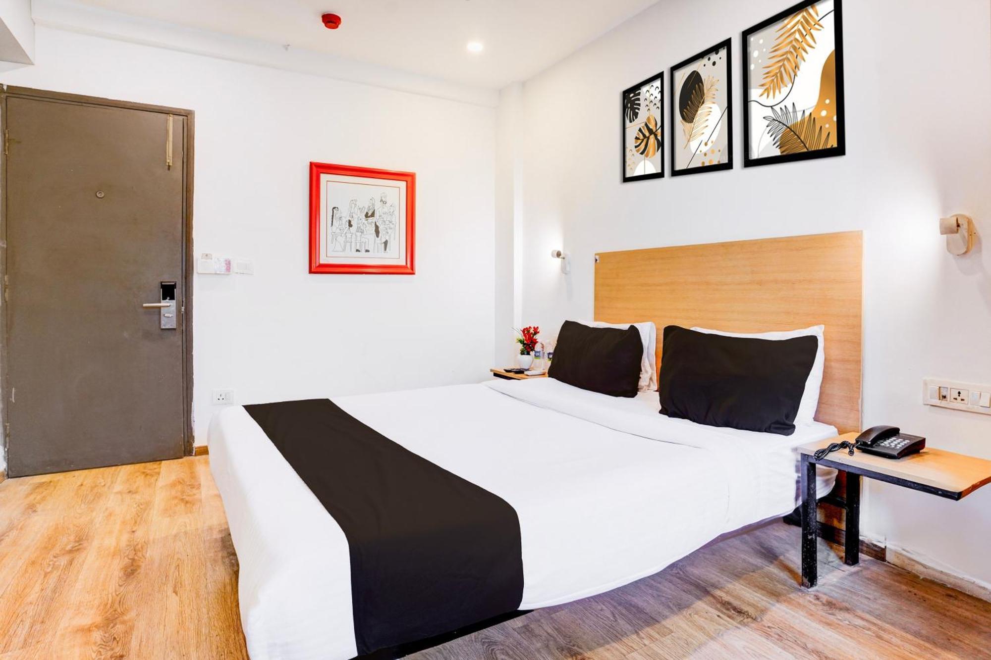 Super Townhouse Khar The Unicontinental Hotel Mumbai Ngoại thất bức ảnh