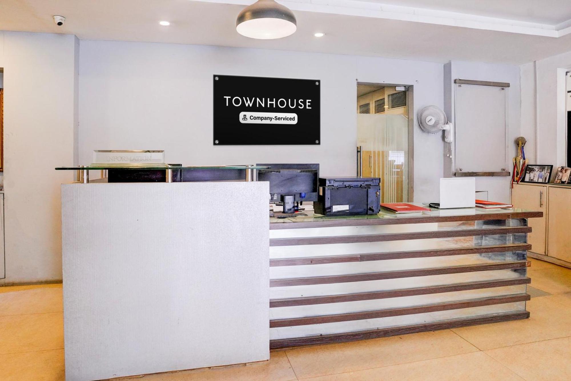 Super Townhouse Khar The Unicontinental Hotel Mumbai Ngoại thất bức ảnh