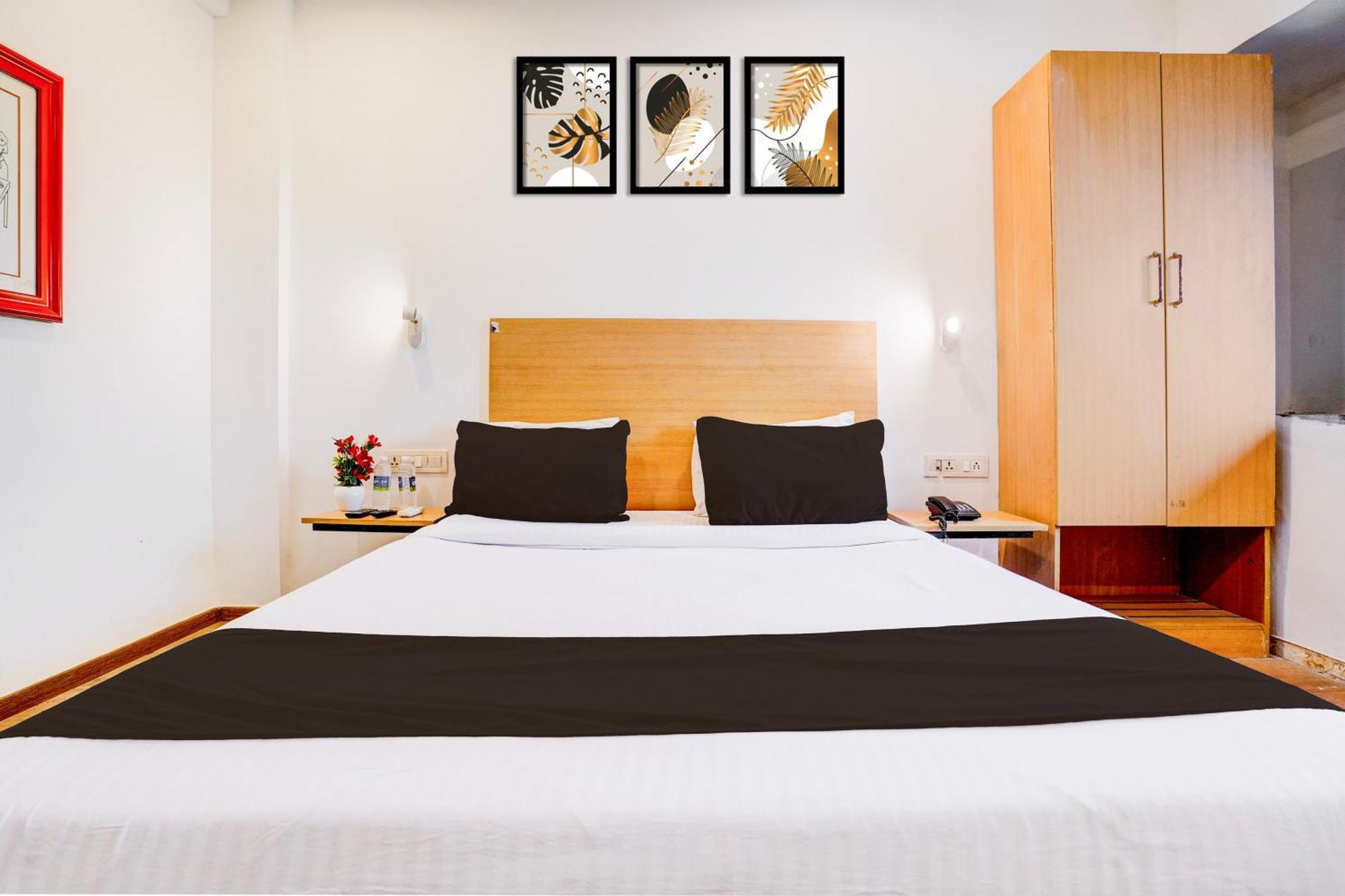 Super Townhouse Khar The Unicontinental Hotel Mumbai Ngoại thất bức ảnh