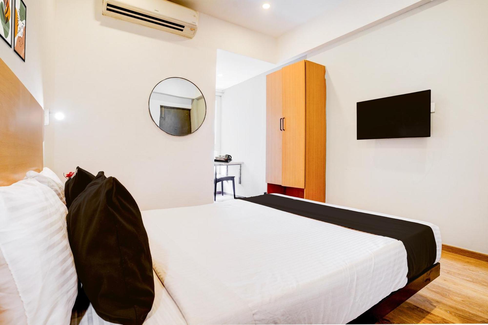 Super Townhouse Khar The Unicontinental Hotel Mumbai Ngoại thất bức ảnh
