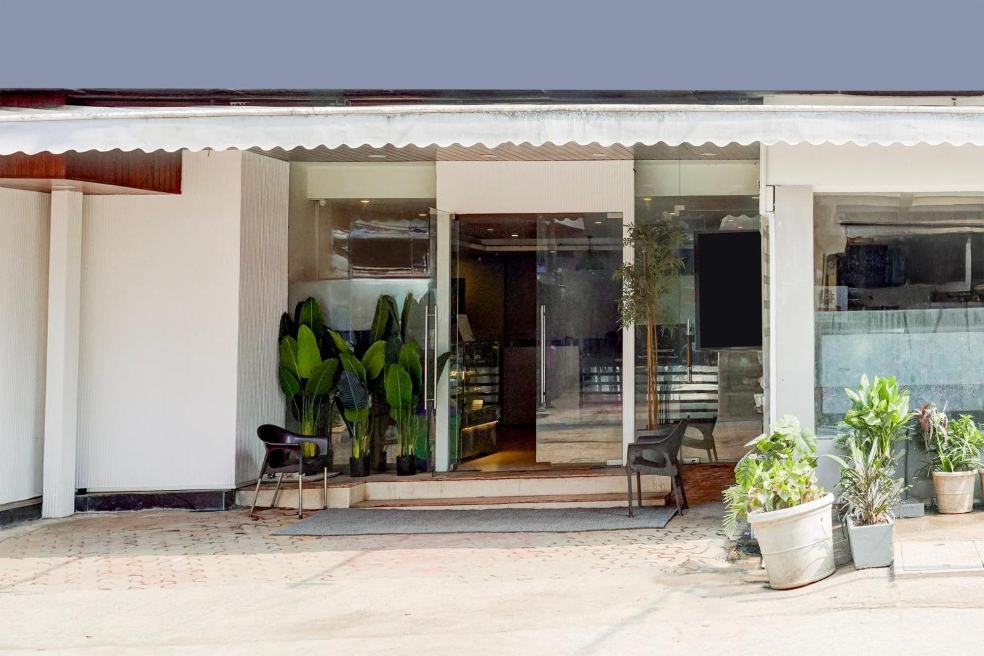 Super Townhouse Khar The Unicontinental Hotel Mumbai Ngoại thất bức ảnh
